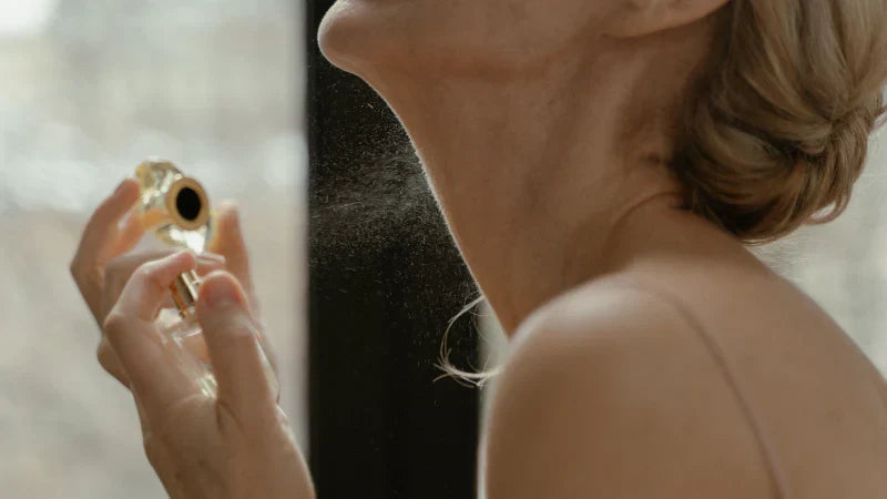 Comment faire tenir son parfum sur sa peau toute la journée ? Image